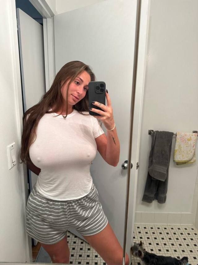 Hi 👋am Kaycee  I am available for both Incall and outcall service and I charge low and less - Image 3